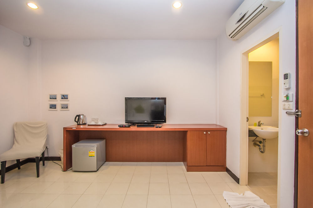 Sugar Ohana Poshtel Phuket Exterior photo