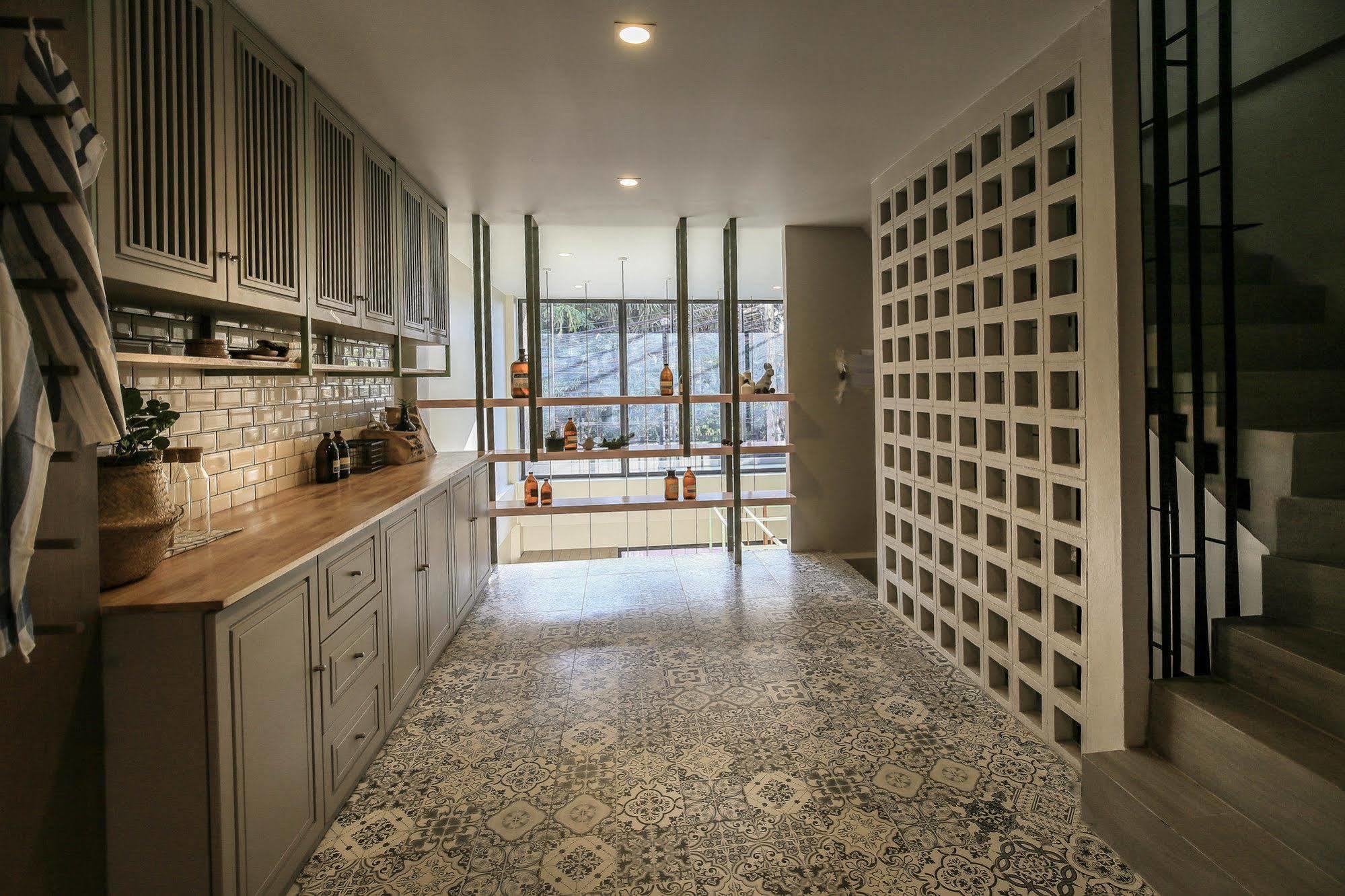 Sugar Ohana Poshtel Phuket Exterior photo
