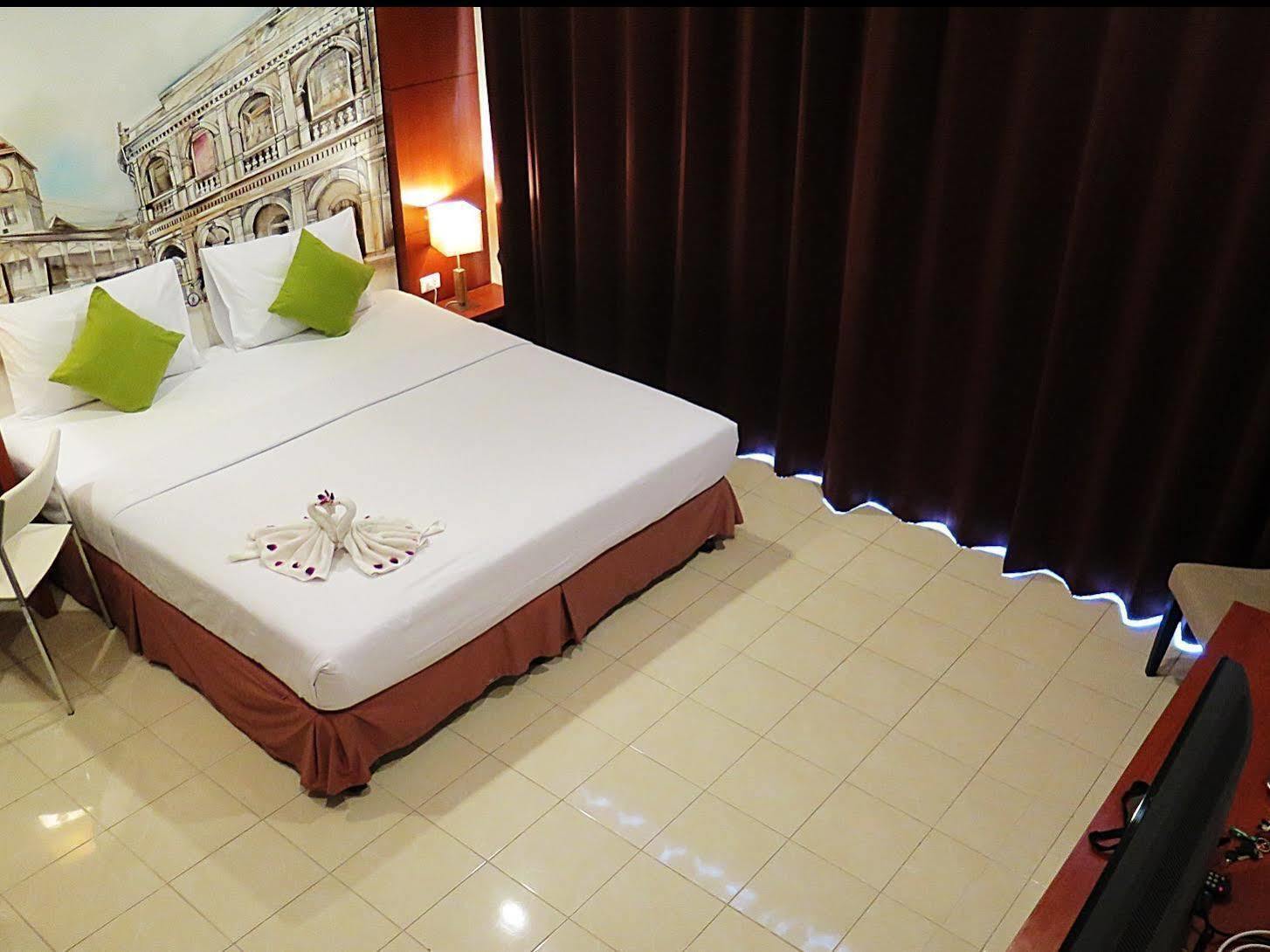 Sugar Ohana Poshtel Phuket Exterior photo